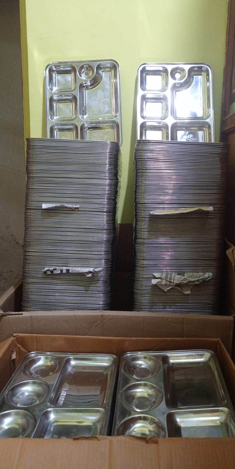 Compartment plates